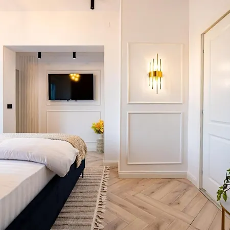 Royal - Luxury B - Old - Victoriei Бухарест