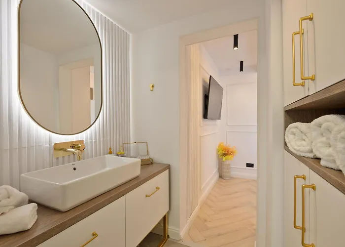 Royal - Luxury B - Old - Victoriei